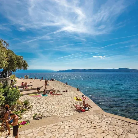 Gorgeous Home In Selce With House Sea View