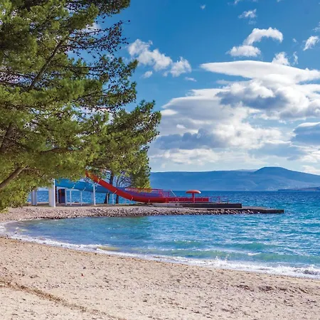 Holiday home 2 Bedroom Beautiful Home In Selce *