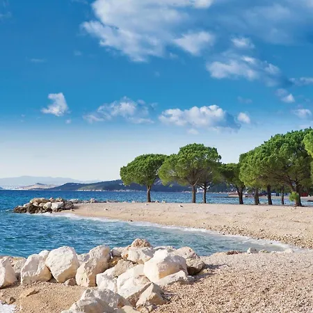 2 Bedroom Beautiful Home In Selce Selce