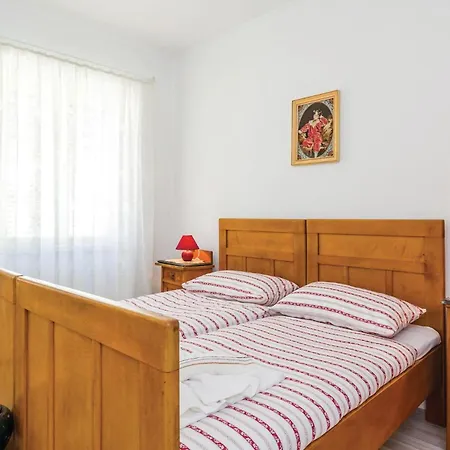 2 Bedroom Beautiful Home In Selce * Selce
