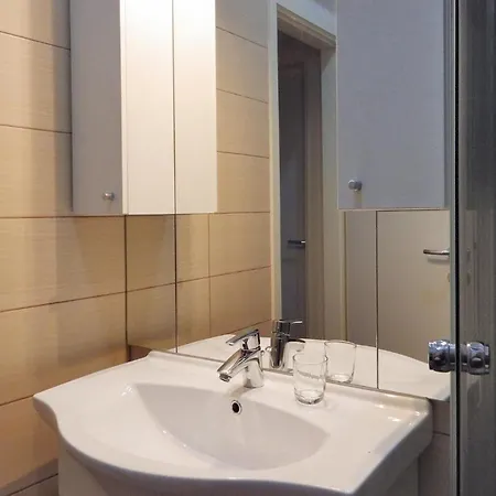 2 Bedroom Beautiful Home In Selce * Selce