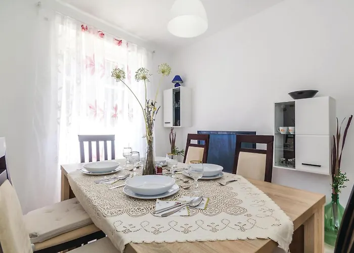 2 Bedroom Beautiful In