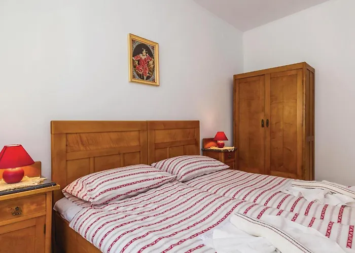 2 Bedroom Beautiful In سيلتسي